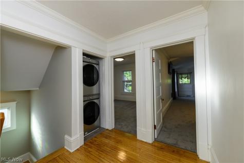 1424 Elmwood Avenue Lakewood OH 44107