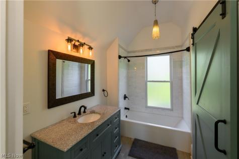 1424 Elmwood Avenue Lakewood OH 44107
