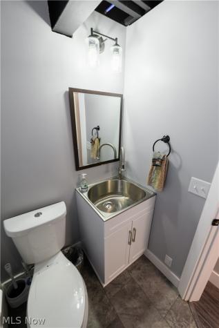 1424 Elmwood Avenue Lakewood OH 44107