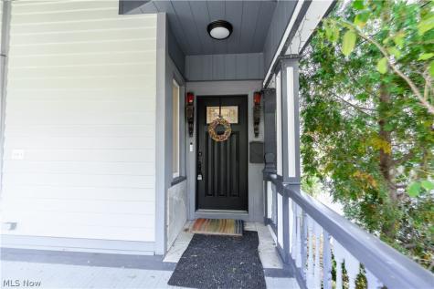 1424 Elmwood Avenue Lakewood OH 44107