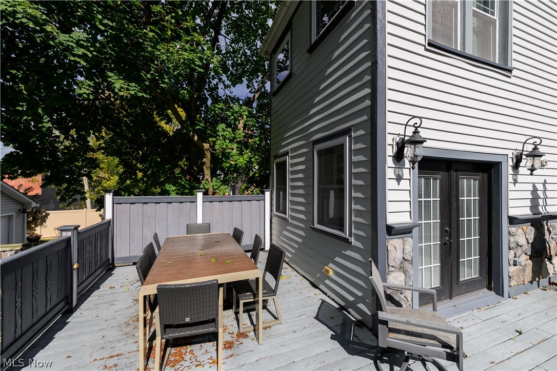 1424 Elmwood Avenue Lakewood OH 44107