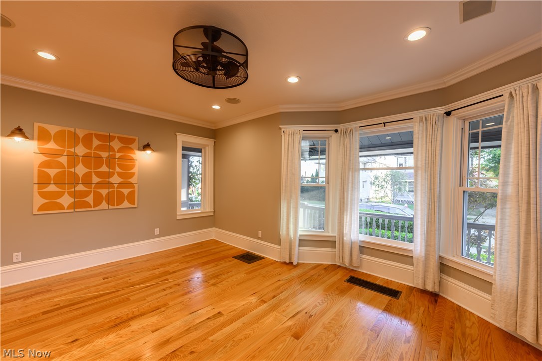 1424 Elmwood Avenue Lakewood OH 44107
