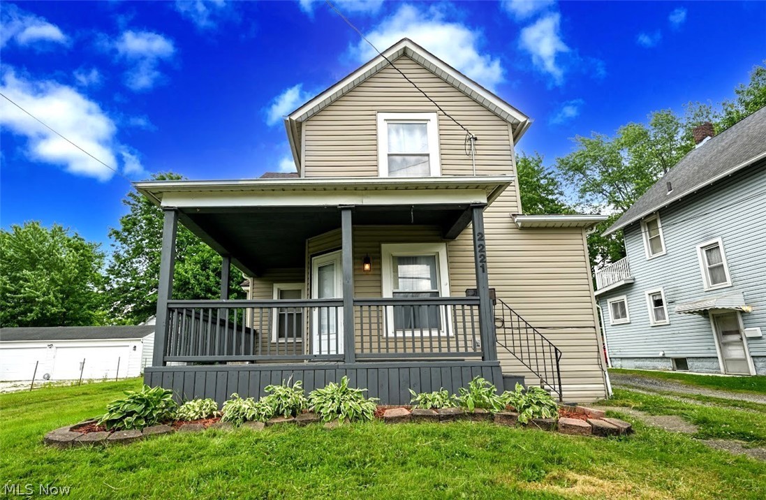 2221 9th Street SW Akron OH 44314