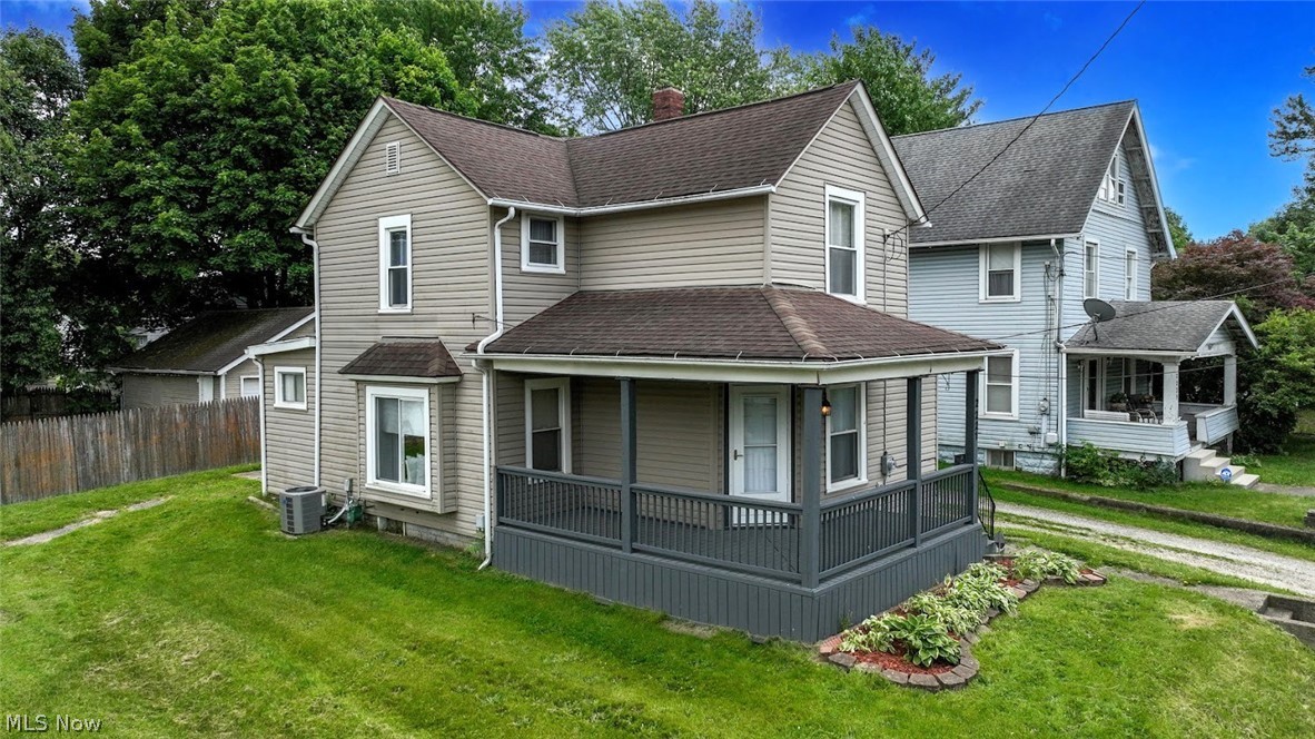 2221 9th Street SW Akron OH 44314