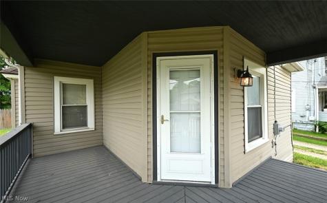 2221 9th Street SW Akron OH 44314