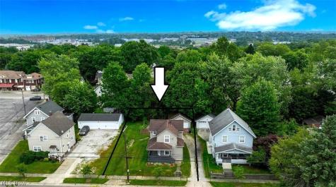 2221 9th Street SW Akron OH 44314