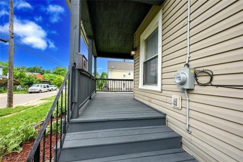 2221 9th Street SW Akron OH 44314