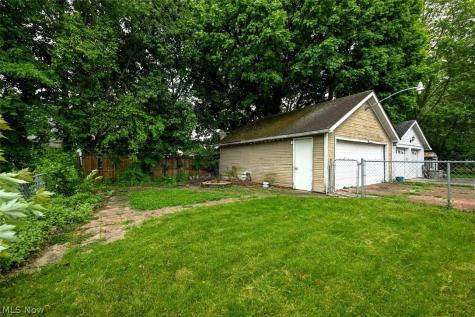 2221 9th Street SW Akron OH 44314