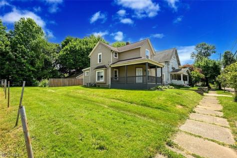 2221 9th Street SW Akron OH 44314