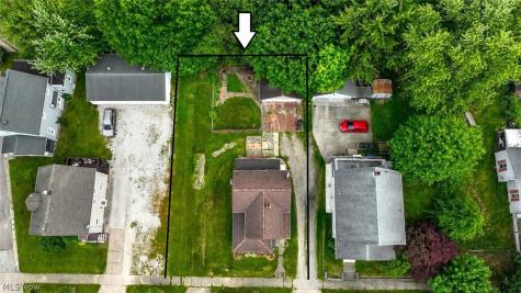 2221 9th Street SW Akron OH 44314