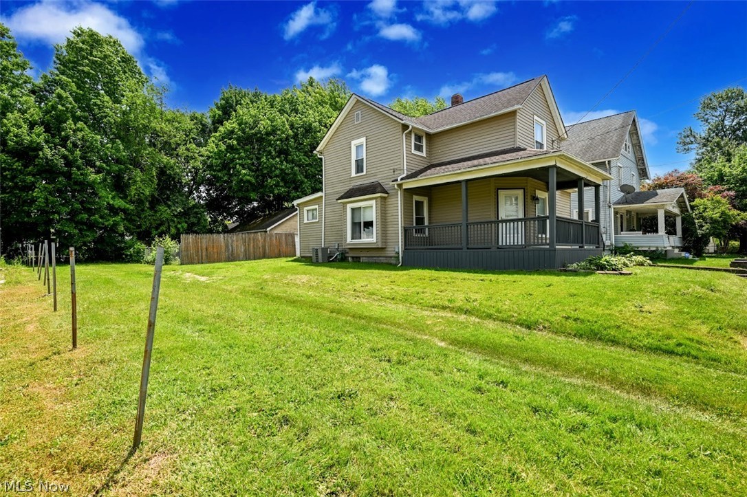 2221 9th Street SW Akron OH 44314