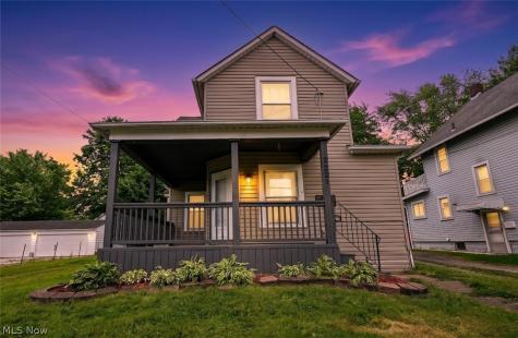 2221 9th Street SW Akron OH 44314