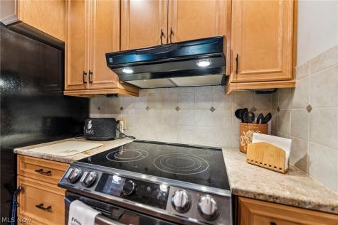310 Bayshore Drive Eastlake OH 44095