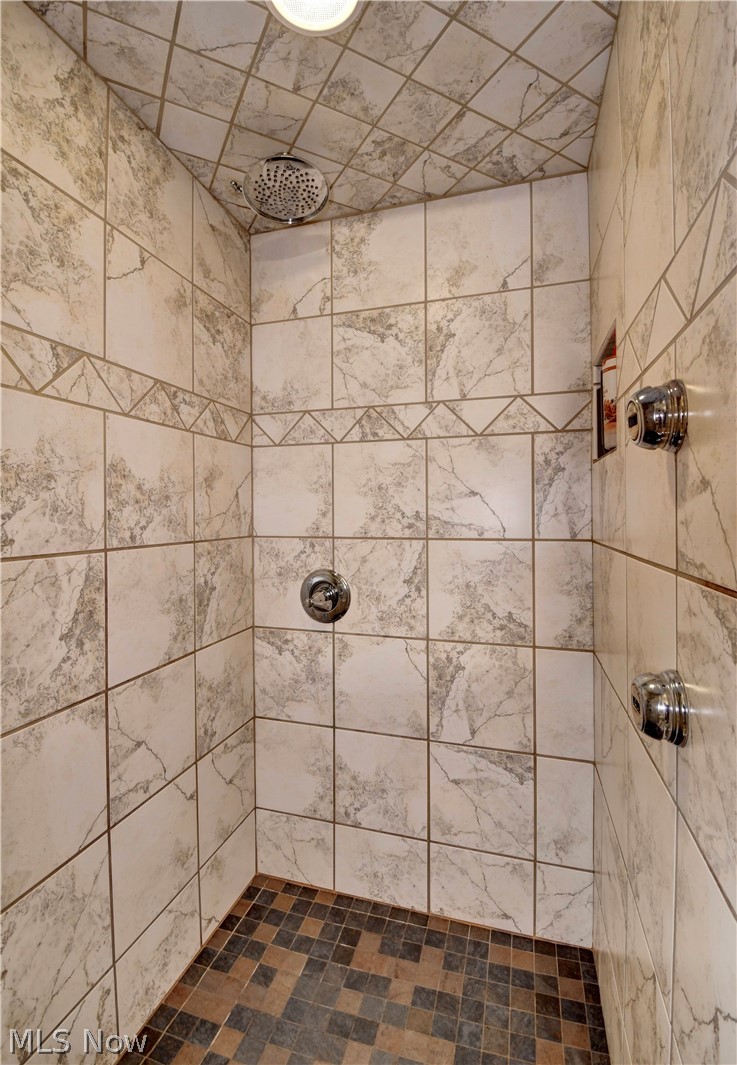 890 Geneva Street SW Sugarcreek OH 44681