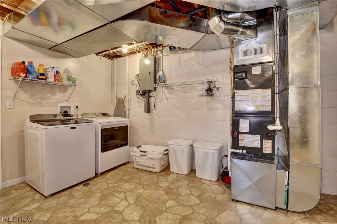 890 Geneva Street SW Sugarcreek OH 44681