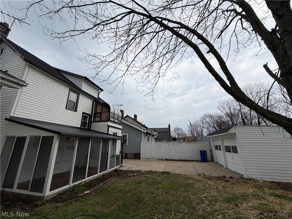 16501 Larchwood Avenue Cleveland OH 44135
