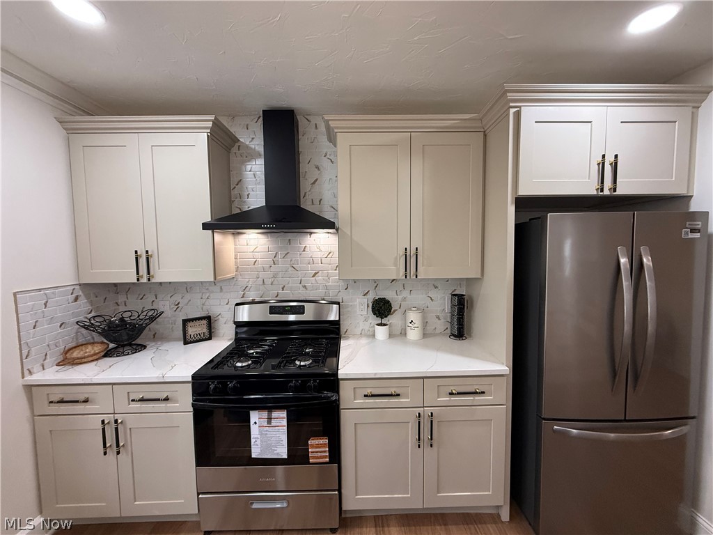 16501 Larchwood Avenue Cleveland OH 44135