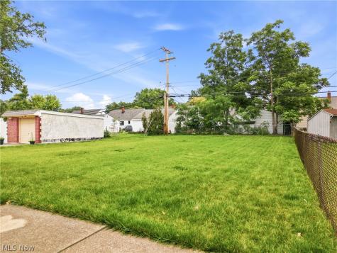 839 E 260th Street Euclid OH 44132