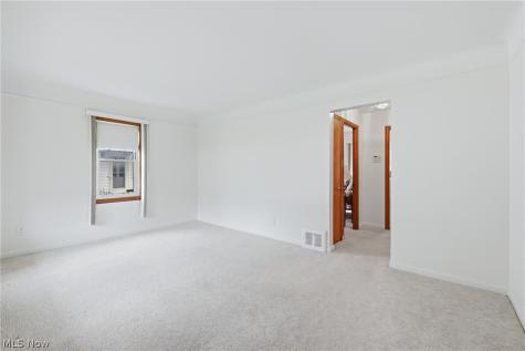 839 E 260th Street Euclid OH 44132