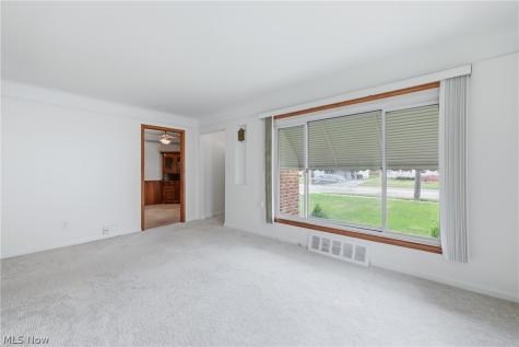 839 E 260th Street Euclid OH 44132