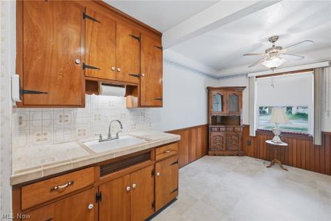 839 E 260th Street Euclid OH 44132