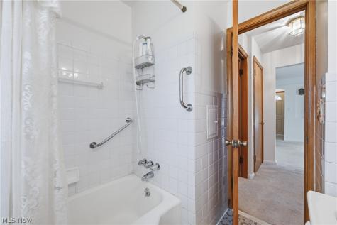 839 E 260th Street Euclid OH 44132