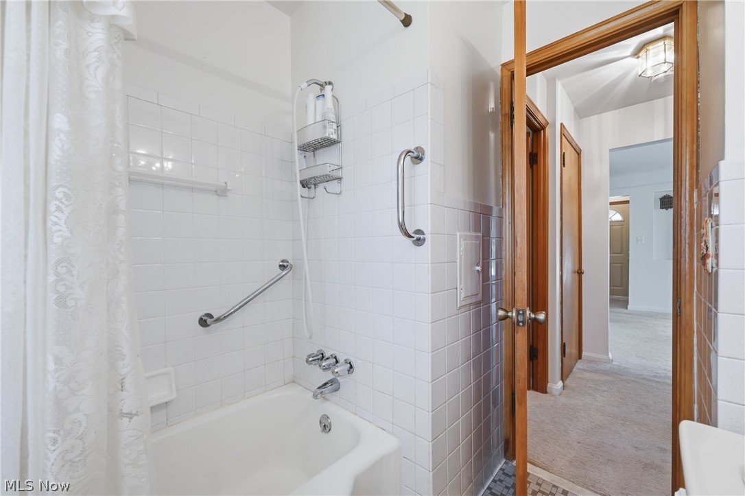 839 E 260th Street Euclid OH 44132