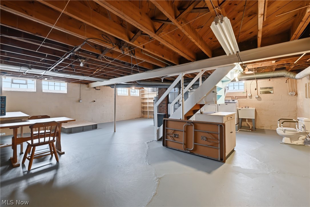 839 E 260th Street Euclid OH 44132