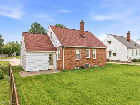 839 E 260th Street Euclid OH 44132