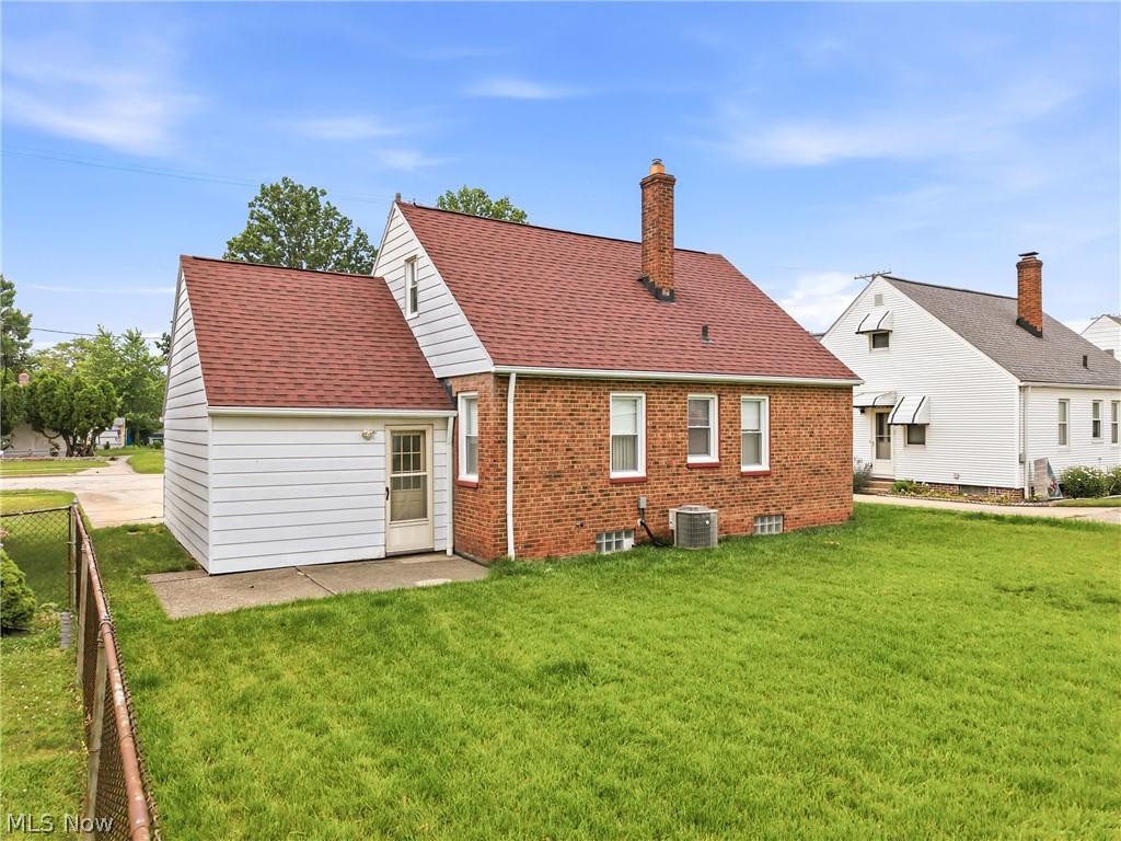 839 E 260th Street Euclid OH 44132