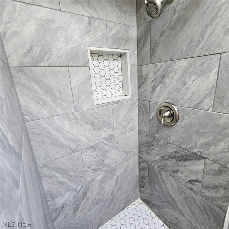 5240 W 147th Street Brook Park OH 44142