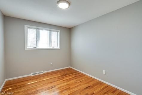 26288 Aaron Drive Euclid OH 44132