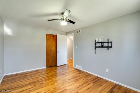 26288 Aaron Drive Euclid OH 44132