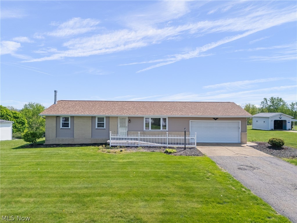 1830 Baird Avenue NE Paris OH 44669