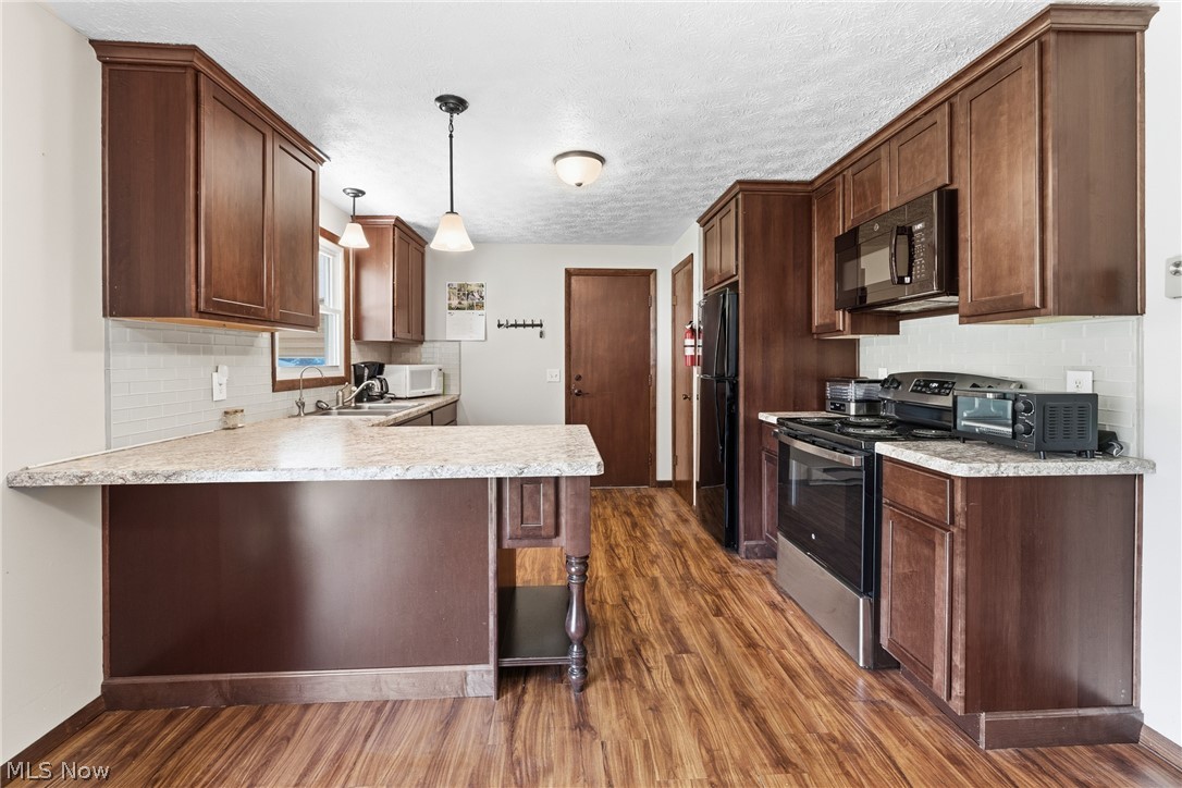1830 Baird Avenue NE Paris OH 44669