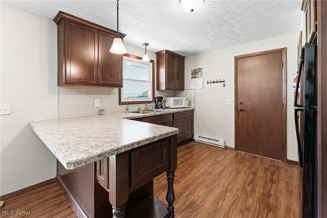 1830 Baird Avenue NE Paris OH 44669