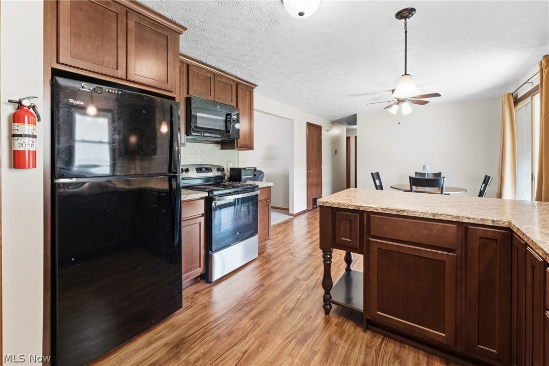 1830 Baird Avenue NE Paris OH 44669