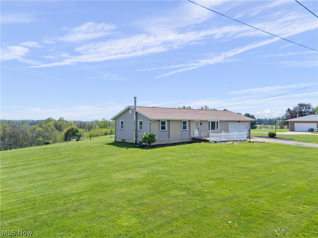 1830 Baird Avenue NE Paris OH 44669