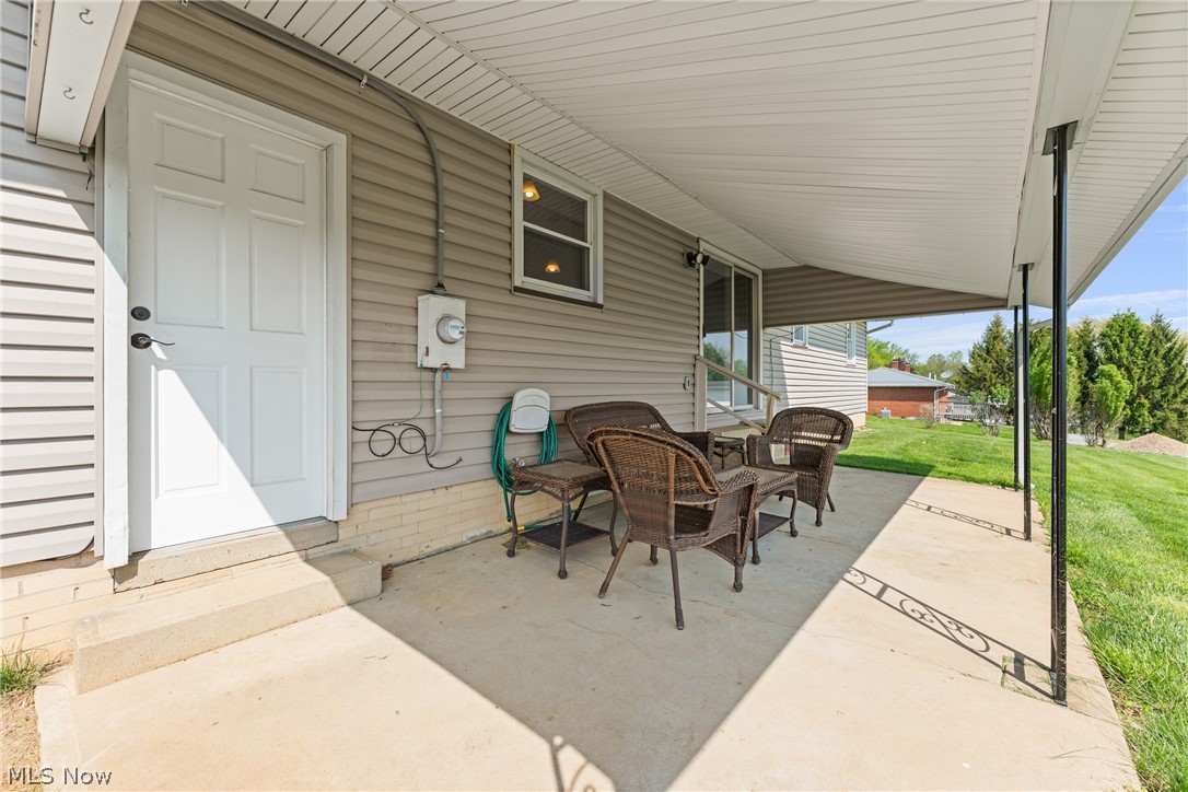 1830 Baird Avenue NE Paris OH 44669