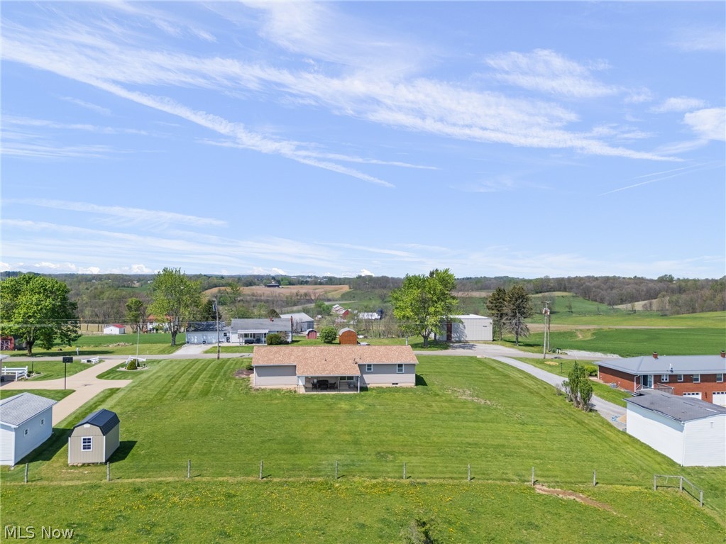 1830 Baird Avenue NE Paris OH 44669