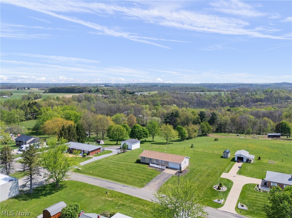1830 Baird Avenue NE Paris OH 44669