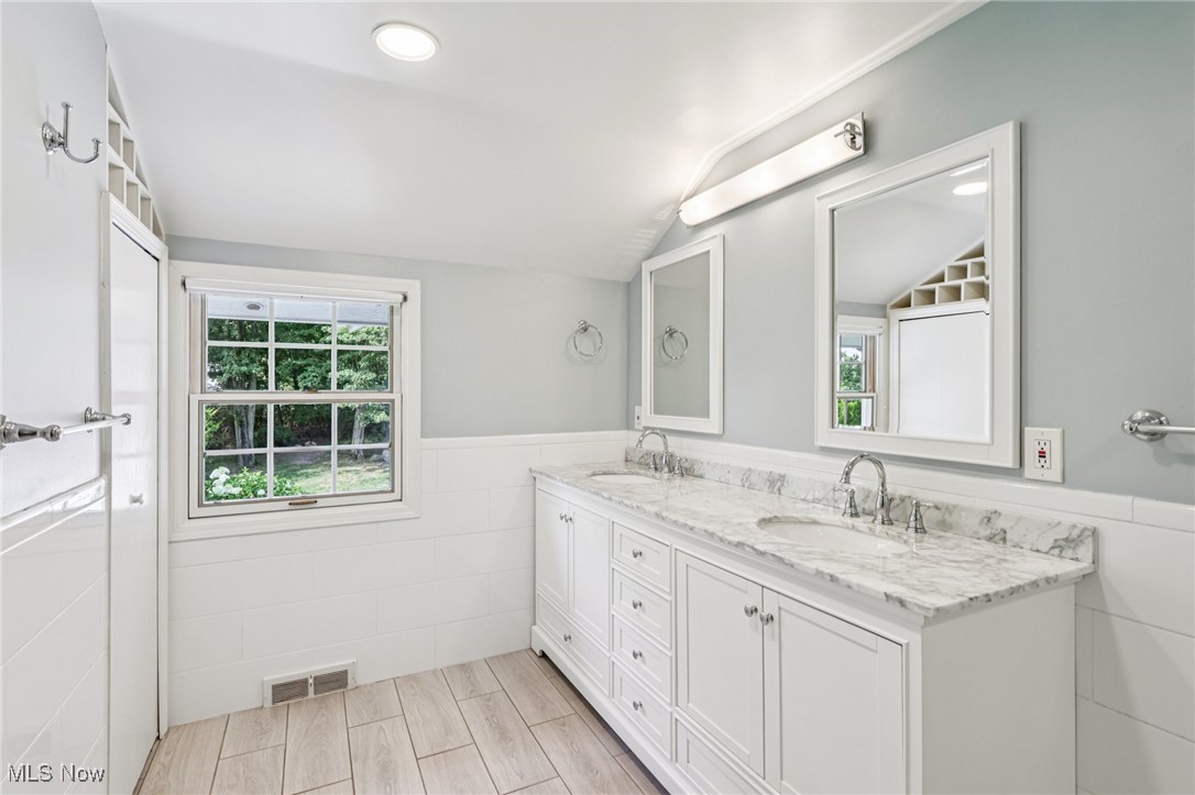 31849 Fairmount Boulevard Pepper Pike OH 44124