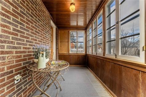 19605 Kewanee Avenue Cleveland OH 44119