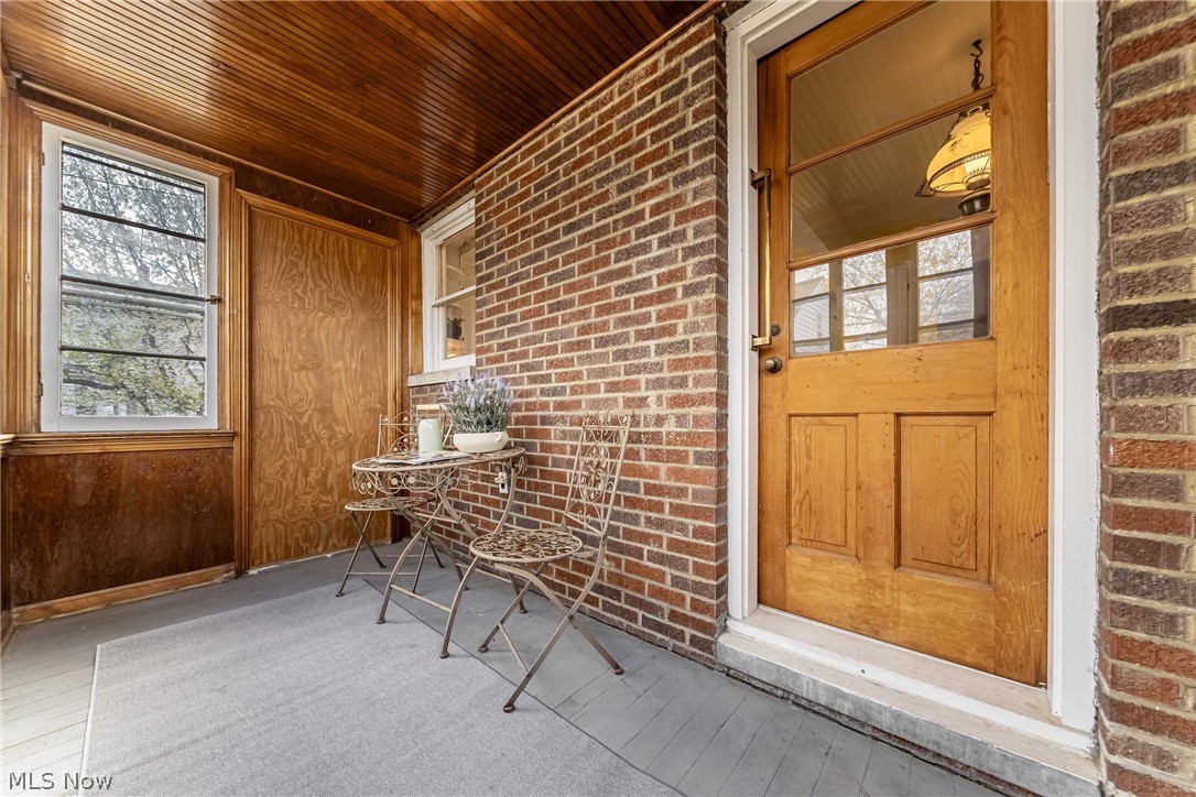 19605 Kewanee Avenue Cleveland OH 44119