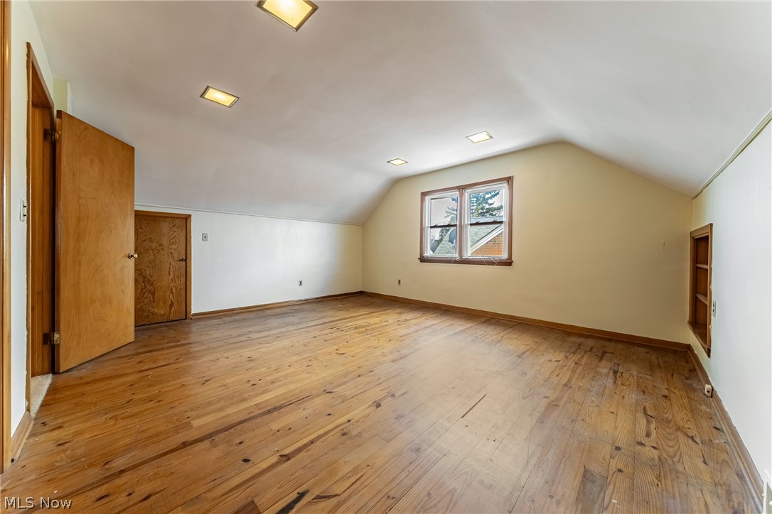 19605 Kewanee Avenue Cleveland OH 44119