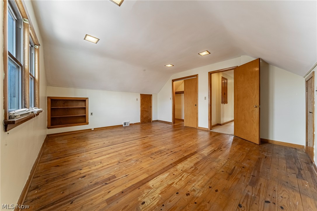 19605 Kewanee Avenue Cleveland OH 44119