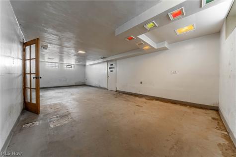 19605 Kewanee Avenue Cleveland OH 44119
