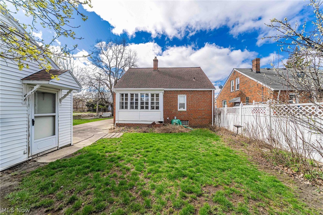 19605 Kewanee Avenue Cleveland OH 44119