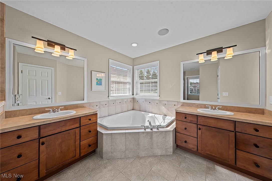 36965 Wexford Drive Solon OH 44139