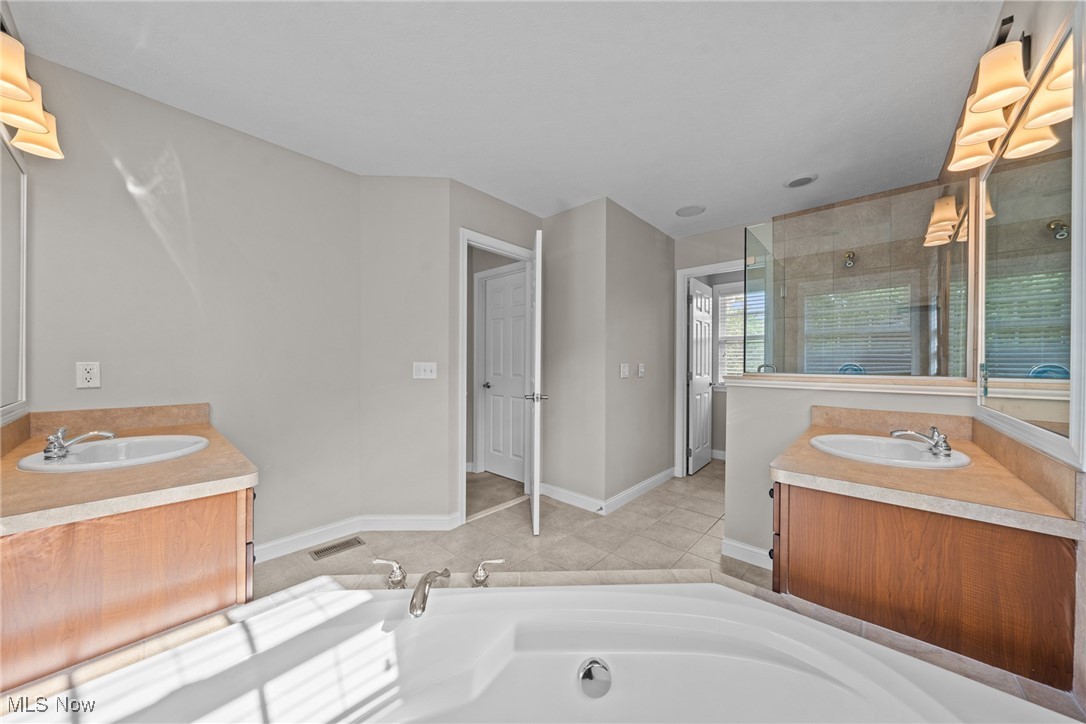 36965 Wexford Drive Solon OH 44139